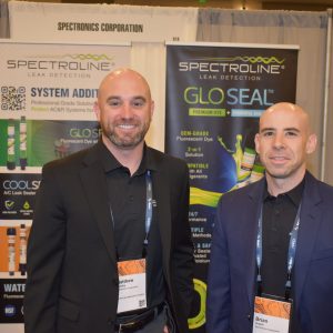 写真では北米セールスアカウントマネージャーのMatthew Cowley（左）／マーケティング＆ナショナルセールス担当エグゼクティブバイスプレジデントのBrian Green（右）。